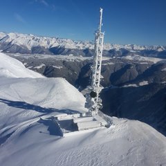 [Translate to Italiano:] In den vergangenen Jahren wurden die Masten für den Tetrafunk errichtet; das Bild zeigt jenen auf der Plose im Februar 2017 